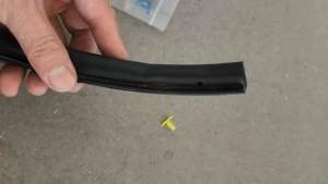 ยางขอบกระจก Hitachi  CAT Komatsu (พร้อมกิ๊บล็อค) ยางขอบ อะไหล่รถขุด อะไหล่รถแมคโคร อะไหล่แต่งแม็คโคร  อะไหล่แม็คโคร อะไหล่รถตัก อะไหล่รถไถ