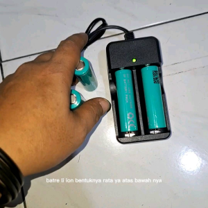 Baterai/Batre/Battery Charger Type Lithium VT 18650 Li-ion 3.7V - 3000mAh warna HIJAU Flat/Rata