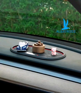 Car Anti Slip Mat / Dashboard Anti Slip Pad Non Toxic Tasteless Non Pollution / Alas Pajangan Anti Selip Mobil Tempat HP Kunci dll Tahan Jatuh - PREMIUM QUALITY