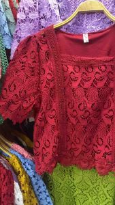 เสื้อลูกไม้ คอเหลี่ยม อก44-48นิ้วใส่ได้งานฟรีไชส์ค่ะ