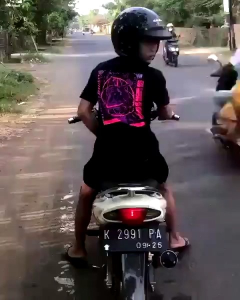 knalpot Suzuki satria hiu/lumba model samping slincer karbon suara super garing