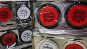 ไฟท้ายรถบรรทุกวงแหวนแอลอีดี 26 เม็ด 12/24 Vdc กระจายแสงองศาที่กว้างขึ้นให้แสงสว่างกว่ามองเห็นได้ชัดเจน พร้อมปลั๊กกันน้ำ100%