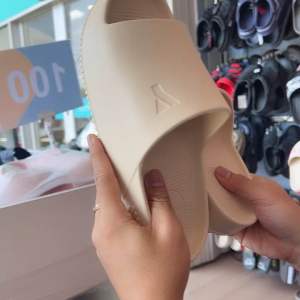 รองเท้ายาง EVA Y-Roon Y60