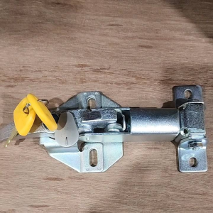 ล้อคฝากระโปรง ซูมิโตโม่ SUMITOMO SH120-5/200-5/210-5 พร้อมดอกกุญแจ ตรงรุ่น อะไหล่แม็คโคร อะไหล่แบคโฮ อะไหล่รถขุด เบ้าล้อค