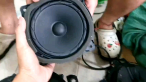 1 cặp Loa 16cm 4 ôm max 40w sâu khoảng 7 8cm. Giá 2 cái