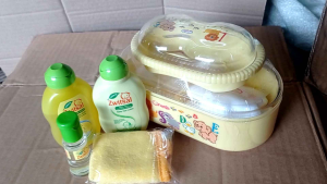 Zwitsal Sabun Bayi Paket Plus Tempat bwdak dan tempat sabun