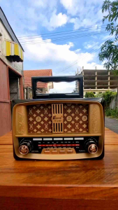 วิทยุ-บลูธูท ทรงคราสสิก  พร้อมไฟ LED FP-2365BT ฟัง Fm Am Sw เชื่อมต่อ Bluetooth Mp3 Tf card พร้อมสายชาจ/พกพาสะดวก