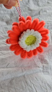 พวงกุญแจงานฝีมือดอกไม้ลวดกำมะหยี่