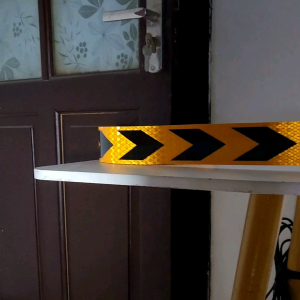 Băng Keo Phản Quang Mũi Tên Vàng Đen 5cm x 50cm - Dán Cảnh Báo An Toàn Chống Nước Dán Xe Ô Tô Xe Máy Công Trình