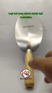 Sendok Tembok banguna semen Workman ukuran 7 inchi gagang kayu