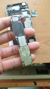 Main điện thoại i phon 6 không lên