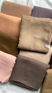 Kerudung Segi Empat Paris Jadul Varisha Redrose