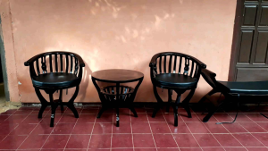 Kursi Teras Mangkok Jati: Desain Elegan & Fungsional