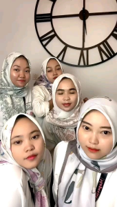 Edisi Putih: Jilbab VOAL Motif Segiempat Broken White LaserCut
