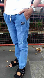 Celana Jogger Jeans Pria Que Cierra Ripped Premium