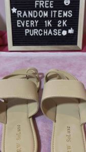 RW SoLuxe nude sandals size 9