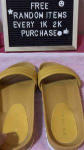 RW SoLuxe tan sandals for ladies size 7