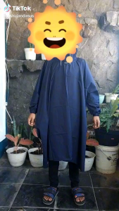 Jas Hujan Praktis & Tahan Air: Desain Jas Hujan Pria Wanita Ponco