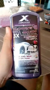 โฟมล้างรถสลายคราบ น้ำยาส้างรถสูตรกลิตเตอร์แว็กซ์เข้มข้น 1L ฟองโฟมละเอียด ล้างรถสะอาดล้ำลึก สลายคราบฝังแน่น สีรถเงาฉ่ำหลังล้างโดยไม่ต้องเคลือบสี