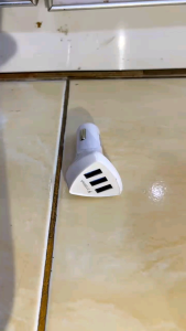 Car Charger Aliens Remax 3 USB Saver Mobil cas Aliens 3AAdaptor Warna Hitam