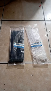 kabel ties nylon cable tie size 25x200mm isi 100pcs