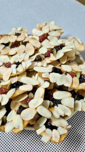 กล้วยหนึบสแน็ค หน้าสตรอเบอรี่รวม (สินค้าแนะนำ ผลิตภัณฑ์ตัวใหม่ทางร้าน)