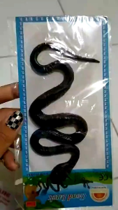 MAINAN STICKY ULAR MIRIP ASLI