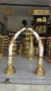 งาช้าง 1 คู่ (Wooden Carved Ivory) งาช้างไม้ แกะสลัก สูง 75 cm. งาช้างไม้ ทำจากไม้จามจุรี ปิดทองเปลว เดินเส้นทอง แต่งคริสตัล