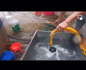 Dụng Cụ Đảo Trộn Thuốc Trừ Sâu Phân Bón Hoá Học Tự Động Có Lọc Giác Kèm 3M Dây Nối Máy