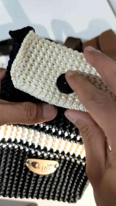 tas selempang / tas rajut hp terbaru motif strip pria wanita