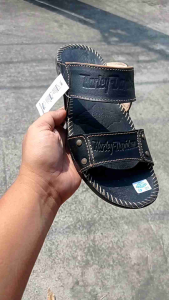 Sandal Kulit Pria Terbaru: Elegan & Nyaman