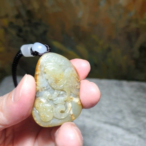 Hetian Pebble Nephrite light greenish with raw yellowish brown "Jade Skin" hand carved Ruyi & Rooster pendant (with certificate) [Natural Crystal] 和田玉籽玉天然褐黄皮浅绿手工雕刻如意雄鸡吊坠(带证书)