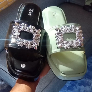 Sandal Wanita Elegan & Modis Terbaru