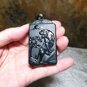 Premium Nephrite deep green double sides carvings Roaring Tiger & Ancient Landscape pendant (with certificate) 和田玉塔青墨绿双面雕虎啸山林山水吊坠(带证书)