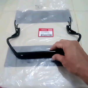 stay fr number besi bracket dudukan plat nomer nomor depan crf 150L original honda 61313K84900