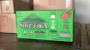 ชิซึโอกะ ชาเขียว เนเจอรัล สูตรไม่มีน้ําตาล ขนาด 440 มล. ยกลัง 24 ขวด