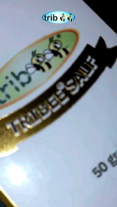 TRIBEE SALF 50 GR DAN TRIBEE SERUM HERBAL UNTUK SEMUA LUKA\\n\\n Apa Itu TRIBEE SALF 50 GR & TRIBEE SERUM HERBAL?\\n\\nTRIBEE SALF 50 GR dan TRIBEE SERUM HERBAL adalah produk perawatan kulit yang dirancang khusus untuk membantu proses penyembuhan luka secara alami dan efektif. Dengan komposisi herbal alami, kedua produk ini memberikan solusi luka cepat sembuh yang aman dan efektif bagi kulit Anda.\\n\\n Manfaat Produk Perawatan Kulit\\n\\nDengan menggunakan TRIBEE SALF 50 GR dan TRIBEE SERUM HERBAL, Anda dapat menikmati berbagai manfaat perawatan kulit yang efektif, seperti:\\n\\n- Membantu proses penyembuhan luka secara alami\\n- Melindungi kulit dari infeksi\\n- Mengurangi rasa sakit dan iritasi pada luka\\n- Meningkatkan kelembapan kulit\\n- Mempercepat regenerasi sel kulit baru\\n\\n Komposisi Herbal Alami\\n\\nTRIBEE SALF 50 GR dan TRIBEE SERUM HERBAL dibuat dengan komposisi herbal alami yang telah terbukti ampuh dalam membantu proses penyembuhan luka. Beberapa bahan herbal yang digunakan antara lain:\\n\\n- Lidah buaya\\n- Kunyit\\n- Daun sirih\\n- Kayu manis\\n- Temulawak\\n\\n Cara Menggunakan TRIBEE SALF 50 GR & TRIBEE SERUM HERBAL\\n\\nBerikut adalah langkah-langkah aplikasi yang benar untuk mendapatkan hasil optimal dari TRIBEE SALF 50 GR dan TRIBEE SERUM HERBAL:\\n\\n1. Bersihkan area luka dengan air bersih dan sabun.\n2. Lap kering area luka menggunakan handuk steril.\n3. Oleskan TRIBEE SALF 50 GR secara tipis pada area luka.\n4. Biarkan TRIBEE SALF 50 GR meresap selama beberapa menit.\n5. Gunakan TRIBEE SERUM HERBAL pada area luka setelah TRIBEE SALF 50 GR meresap.\n6. Ulangi proses ini sebanyak 2-3 kali sehari atau sesuai kebutuhan.\\n\\n Tips Perawatan Luka Herbal\\n\\nBerikut adalah beberapa tips perawatan luka herbal yang dapat membantu proses penyembuhan luka:\\n\\n- Jaga kebersihan area luka.\n- Hindari menggaruk atau memegang area luka.\n- Konsumsi makanan bergizi untuk mendukung proses penyembuhan luka.\n- Jangan mengoleskan TRIBEE SALF 50 GR dan TRIBEE SERUM HERBAL pada luka yang terinfeksi atau tidak sembuh setelah pengobatan.\\n\\n Keunggulan TRIBEE SALF 50 GR & TRIBEE SERUM HERBAL\\n\\nBerikut adalah beberapa keunggulan TRIBEE SALF 50 GR dan TRIBEE SERUM HERBAL:\\n\\n Efektivitas Perawatan Luka\\n\\nTRIBEE SALF 50 GR dan TRIBEE SERUM HERBAL telah terbukti efektif dalam membantu proses penyembuhan luka secara alami dan cepat. Dengan komposisi herbal alami, kedua produk ini memberikan solusi luka cepat sembuh yang aman dan efektif bagi kulit Anda.\\n\\n Keamanan dan Kualitas Produk\\n\\nTRIBEE SALF 50 GR dan TRIBEE SERUM HERBAL dirancang dengan pertimbangan keamanan dan kualitas produk yang tinggi. Kedua produk ini telah melalui uji klinis dan mendapatkan sertifikasi BPOM Indonesia.\\n\\n Kesimpulan\\n\\nTRIBEE SALF 50 GR dan TRIBEE SERUM HERBAL adalah solusi luka cepat sembuh yang aman dan efektif bagi kulit Anda. Dengan komposisi herbal alami dan keamanan produk yang terjamin, kedua produk ini dapat membantu proses penyembuhan luka secara alami dan cepat.\\n\"\n}