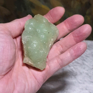 108 grams Raw Prehnite specimen display [Natural Crystal] 108克天然葡萄石原石小摆件