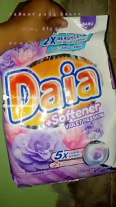 Deterjen bubuk (Daia) 1.5 kg