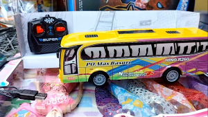 Mainan mobil remot control Basuri telolet ada suara telolet nya sepaket charger
