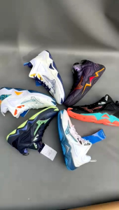 Sepatu Voli Mizuno Momentum 3 Mid