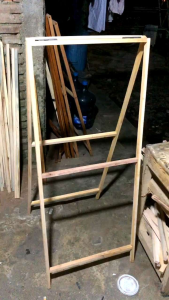 Rangka Stand Banner Kayu Tipe Engsel Tinggi 120cm x Lebar 60cm