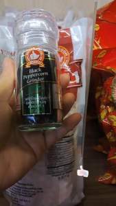 พริกไทยเม็ดดํา ขวดฝาบด 35กรัม ตรามือที่1