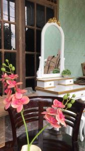 GRATIS ONGKIR NAKAS JATI CANTIK 2 LACI MEJA TELPON MEJA HIAS MEJA SAMPING UKURAN 40*30*75