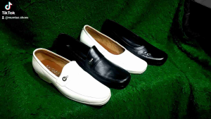 Sepatu Pantofel Formal Wanita Kulit & Sol Karet