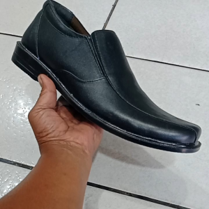 sepatu pria model simple dan tredy full kulit
