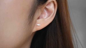 ต่างหูเงินแท้ 925 ประดับเพชร CZ Swiss diamond [ 𝐓𝐚𝐟𝐟𝐲 - 𝐀𝐥𝐥𝐮𝐫𝐞 𝐉𝐞𝐰𝐞𝐥𝐫𝐲 ]