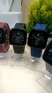 Beli 1 dikirim 3 pcs jam tangan analog kotak