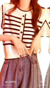 Tshirtgiants.id / Atasan Top salur rajut variasi kancing 29045-6