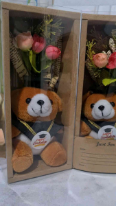 Gift Box Gift Box wisudaHadiah WisudaHampersKrem